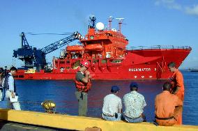 Ship to salvage sunken Ehime Maru arrives in Hawaii